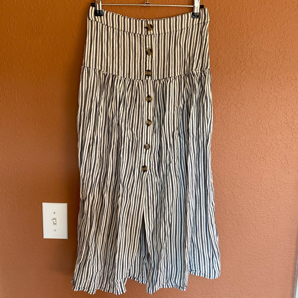 American Eagle Maxi Skirt Size Small Striped